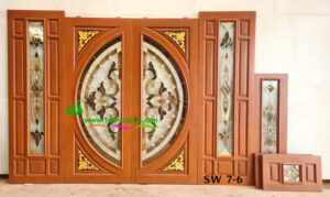 Alternative view of ประตูไม้สักกระจกนิรภัย SW7-6